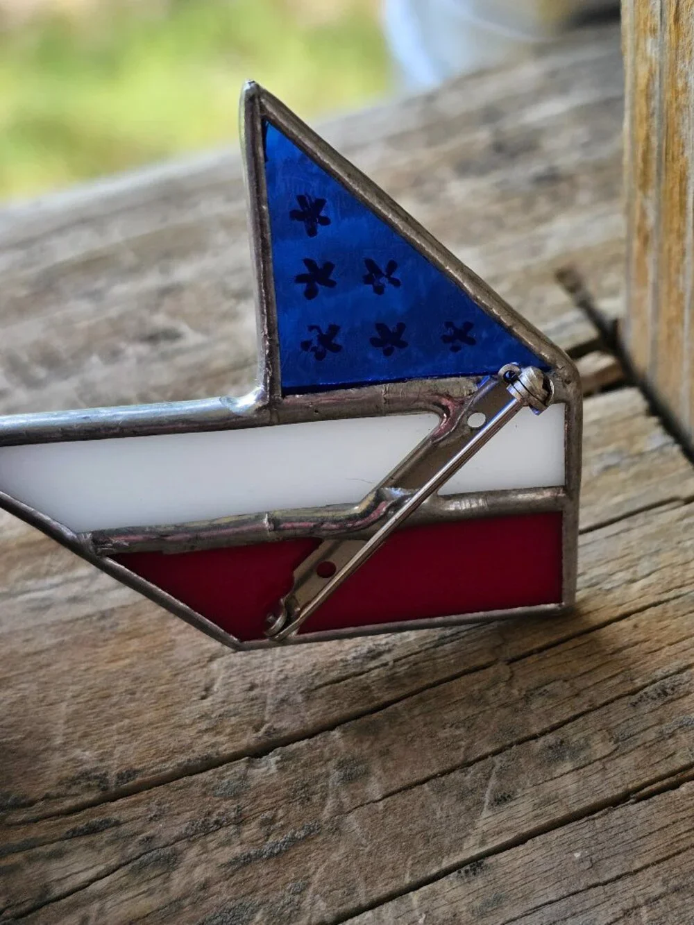 Womens Brooch Pin Stained Glass Red White Blue Patriotic Flag Sailboat Boat USA